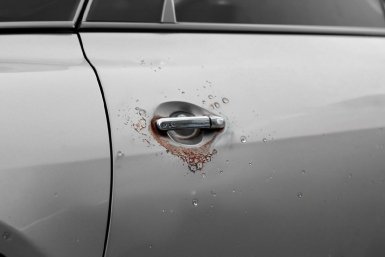 Смываю ржавчину с авто этим составом, коррозии как не бывало: блестит даже &quotгнилой&quot порожек ИИ &quotКандинский&quot (18+)
