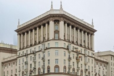 В столице привели в порядок три дома с датами возведения на фасадах https://www.mos.ru