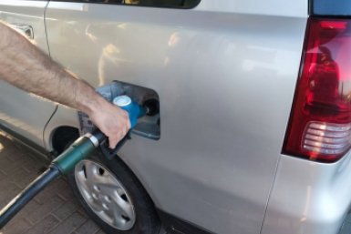 В пригороде Новороссийска выстроилась рекордная очередь на АЗС в 547 машин
