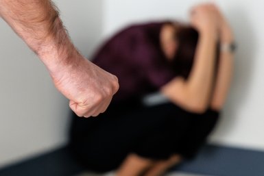 нападение, насилие, похищение, домашнее насилие, кулак, драка Евгений  Кулешов, ИА PrimaMedia.ru