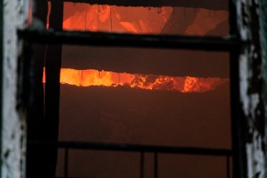 пожар, возгорание, пламя, огонь, пожарные, МЧС России, огнеборцы, дым Евгений  Кулешов, ИА PrimaMedia